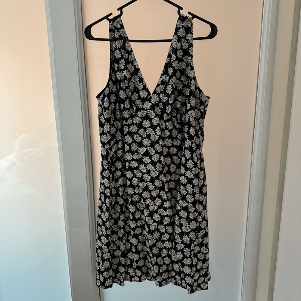 GAP Black and White Daisy Mini Dress